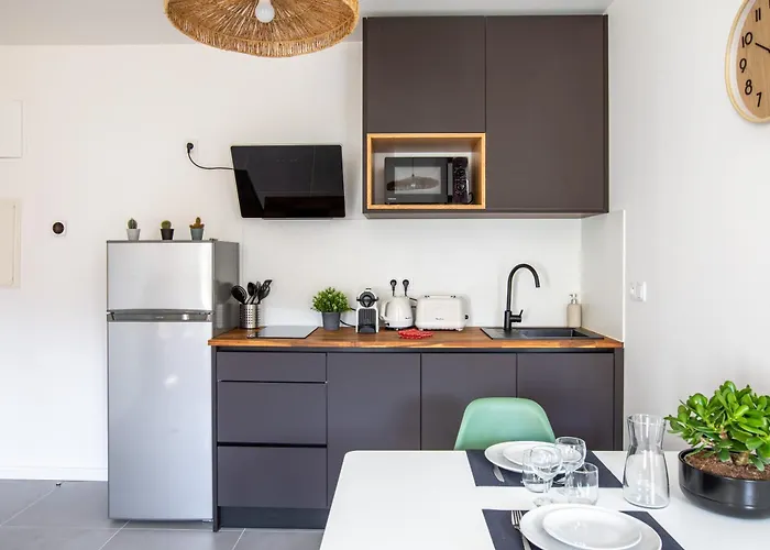 Lejlighed Romantic Getaway With Jacuzzi, Garden View *