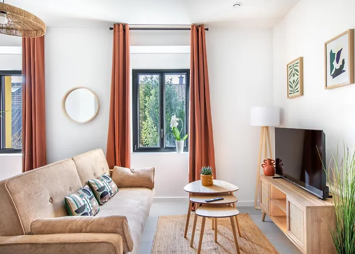 Romantic Getaway With Jacuzzi, Garden View *