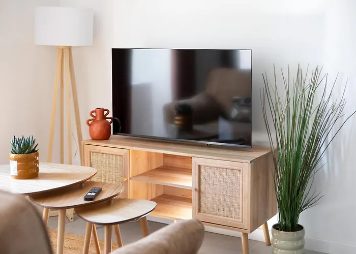 Romantic Getaway With Jacuzzi, Garden View * Miluza