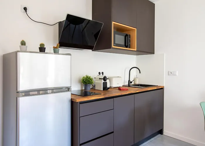 Apartament Romantic Getaway With Jacuzzi, Garden View *