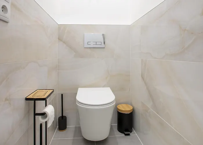 Romantic Getaway With Jacuzzi, Garden View Apartament Miluza