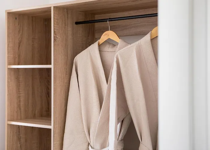 Romantic Getaway With Jacuzzi, Garden View Apartament Miluza